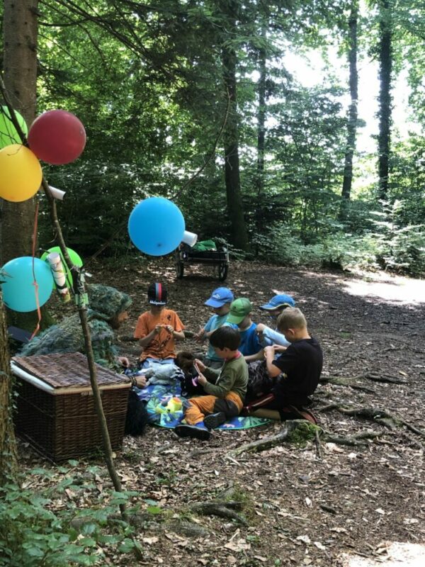 Zauberhut Zauberer Raphael der Wolf Mentalmagie & Kinderzauber Zauberkuchen aus Zürich Show Wald Zürcher Oberland Expertengespräch